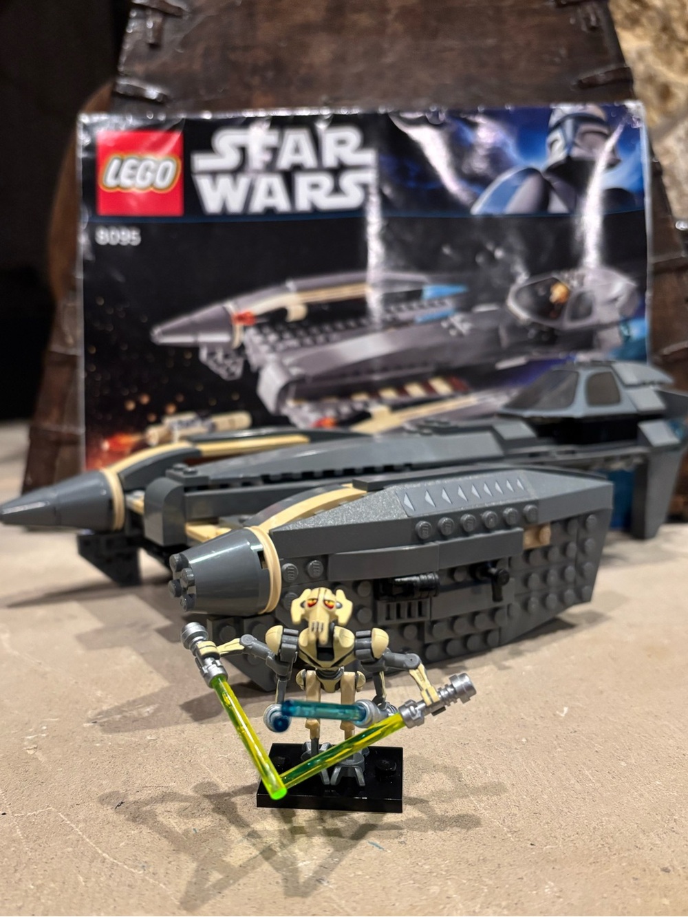 SOLD —— LEGO Star Wars Set 8095 General Griveous Starfighter